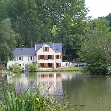 Lake House France Lägenhet Beaumont-Pied-de-Boeuf  Exteriör bild