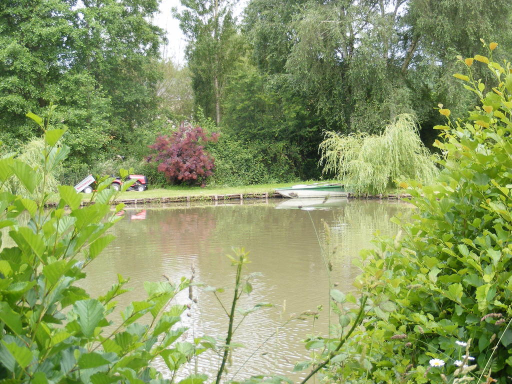 Lake House France Lägenhet Beaumont-Pied-de-Boeuf  Exteriör bild