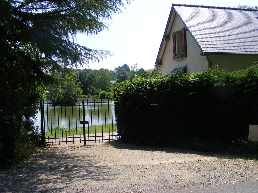 Lake House France Lägenhet Beaumont-Pied-de-Boeuf  Exteriör bild